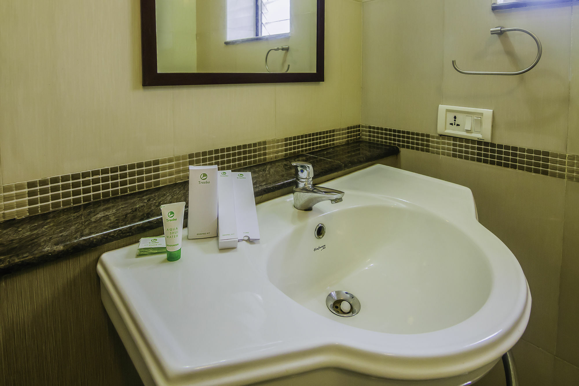 Treebo Angson Hotel Chennai Exterior photo